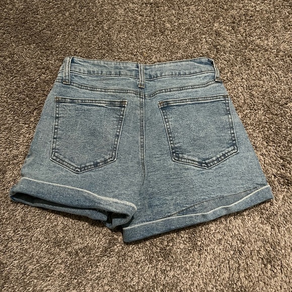 High wait shorts - Picture 2 of 2